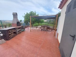 Xalet a Abrera. Torre muy acogedora y funcional en abrera