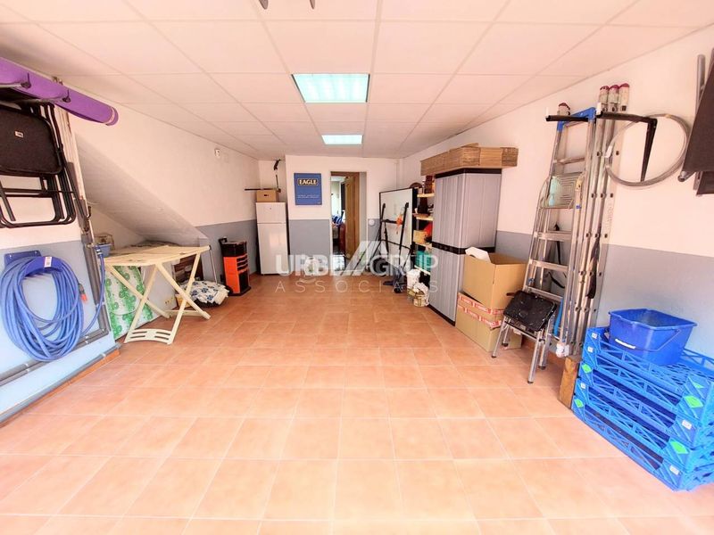 Foto 4790b7fb-fda8-4af8-9086-ccba6e0c0528. Chalet avec chauffage parking dans Abrera