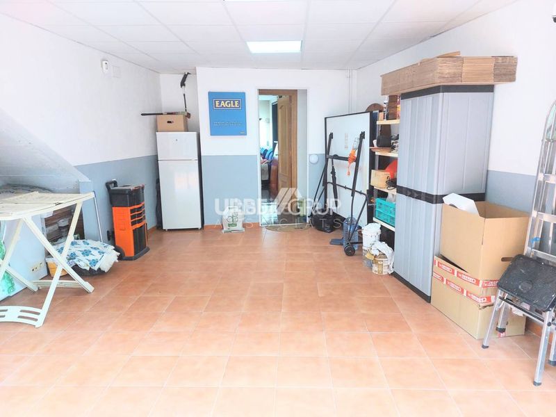 Foto 4cff1151-828f-4939-891d-f9bed0cb512a. Chalet avec chauffage parking dans Abrera