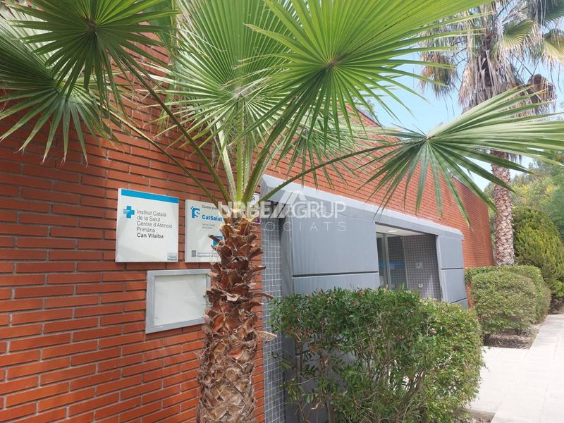 Foto b7d7de80-2d2e-4e20-a039-84dd65a335cd. Chalet avec chauffage parking dans Abrera