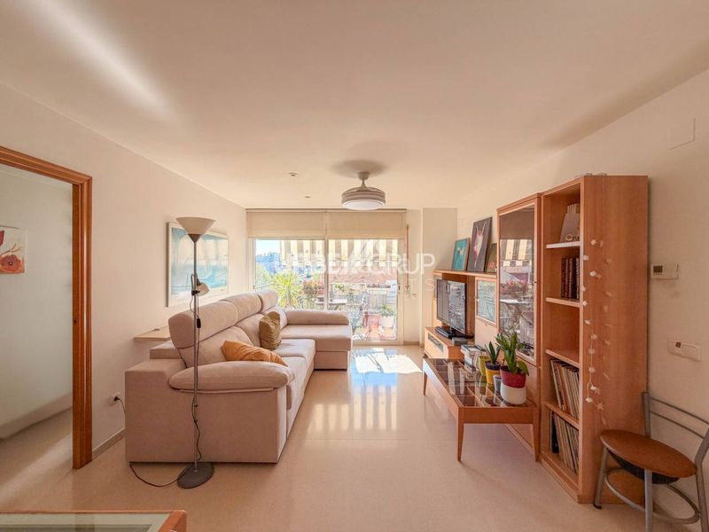 Foto 6c2456b0-c3a2-4702-8725-f1c2b4aa39f5. Pis amb calefacció a Can Roca Terrassa