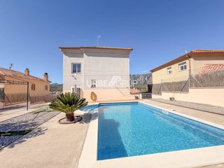 Chalet à Collbató. Chalet en collbato, estado impecable