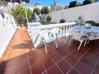 Maison à Olesa de Montserrat. Casa pareada en olesa de montserrat , zona pueblo secodaina, per