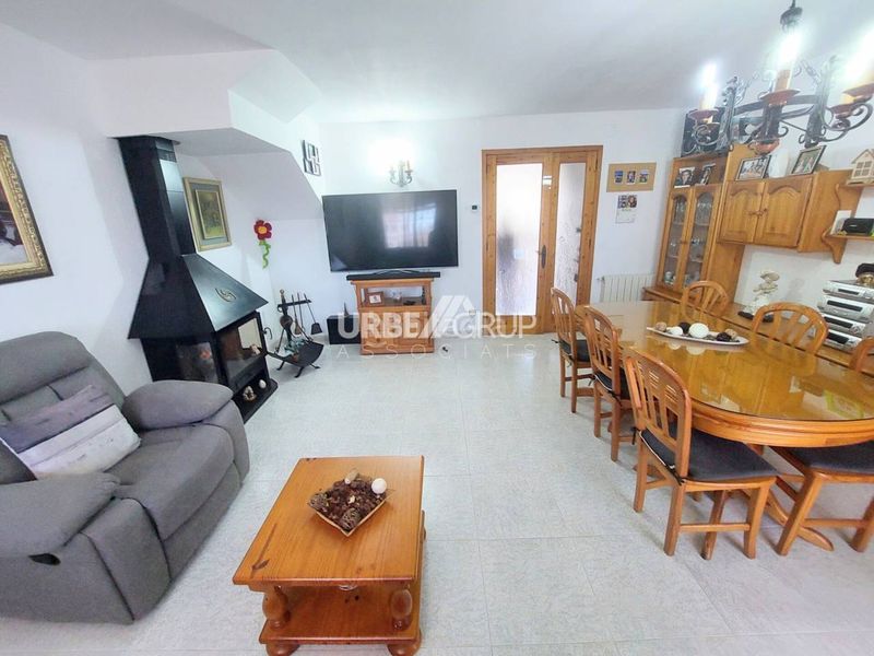Foto 3aeea105-e607-4118-8749-ca2413954563. Casa amb calefacció aparcament a Olesa de Montserrat