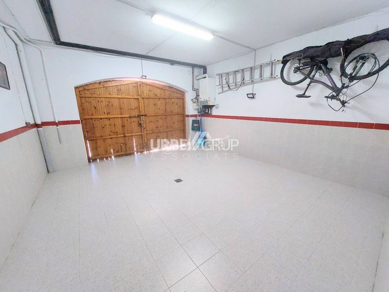 Foto b23b7e53-544b-4186-861f-b2354a7b1c36. Casa amb calefacció aparcament a Olesa de Montserrat