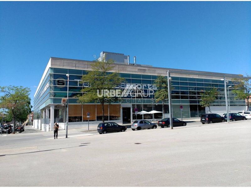 Foto c556008f-5e36-44ab-ac97-512e6eb29426. Casa amb calefacció aparcament a Zona Esportiva Terrassa