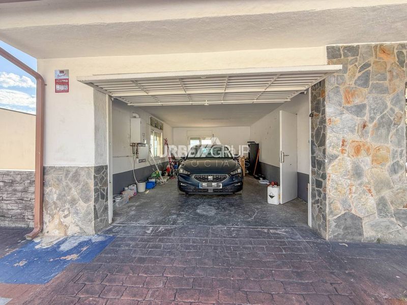 Foto e10ea62c-d0e5-4767-9a3d-0f53d71b5d4b. Xalet amb calefacció aparcament piscina a Abrera
