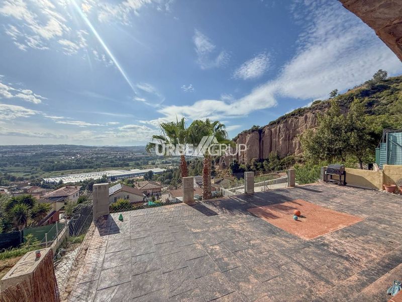 Foto e13faa1d-7678-46b8-a57a-23169c8c4e65. Xalet amb calefacció aparcament piscina a Abrera