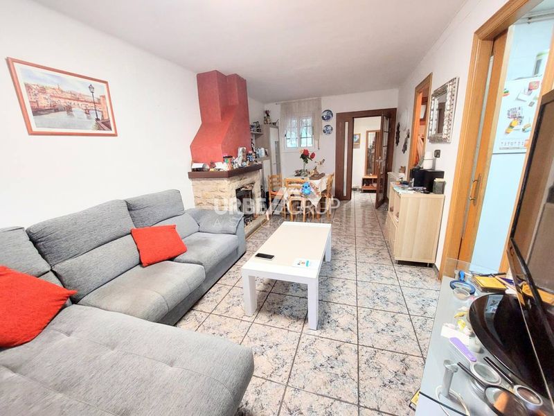 Foto cccd1e3d-3235-42f5-b054-b3244ebb9609. Casa amb calefacció a Collbató