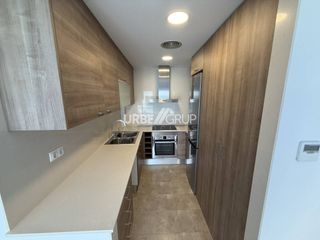 Lloguer Pis  Calle solsona. Impecable piso de 2 habitaciones para larga instancia en la grip