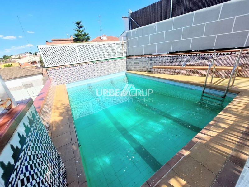 Foto 1f78d813-347a-4f72-a3e5-227fcf363455. Xalet amb calefacció piscina a Can Parellada Terrassa