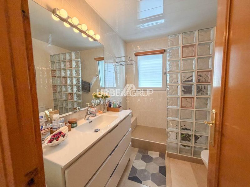 Foto e3f2f2e5-5688-4812-8a70-fb7a550a2d74. Casa amb calefacció aparcament piscina a Castellbisbal