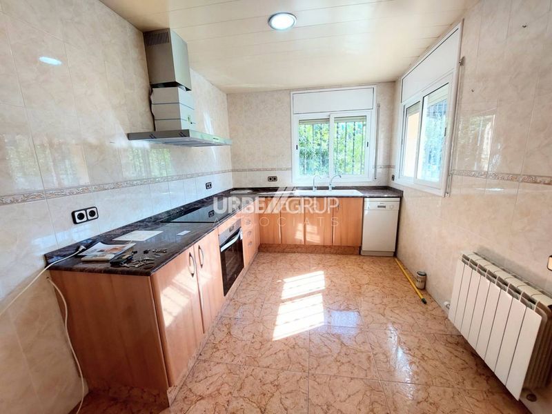 Foto 6838e1c8-1d4d-40fd-a473-bdb0187797f9. Casa amb calefacció a Can Parellada Terrassa