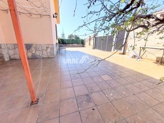 Casa adossada a Can Parellada. Casa  ampliable en can parellada, toda en una sola planta