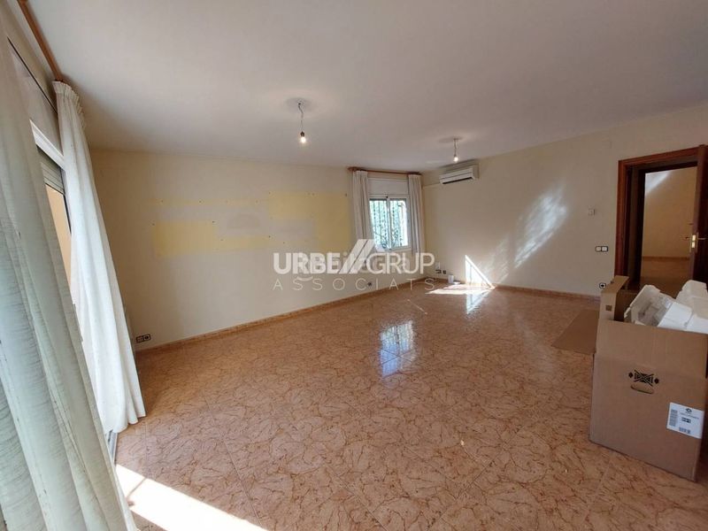 Foto c3b4990b-32ee-435c-91fd-39a84300de13. Casa amb calefacció a Can Parellada Terrassa