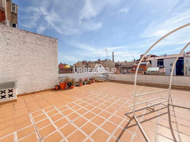 Foto be1e52a0-15e0-4d07-a29d-6a6f1668e936. Casa amb aparcament a Ca n'Aurell Terrassa