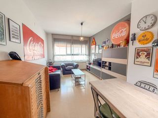 Flat in Ca n'Aurell. Piso en can aurell, 2 habitaciones, muy soleado.buena oportunida