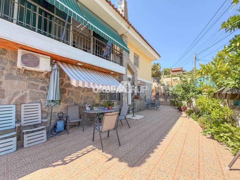 Foto c3bc0cdd-7f0c-46bb-9e5e-87202e2c91a3. Casa aparellada amb calefacció piscina a Abrera
