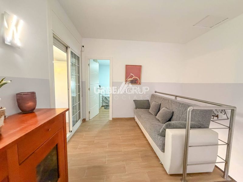 Foto d2ced78d-e59b-4ab2-86c1-c72e9e1d445a. Casa aparellada amb calefacció piscina a Abrera