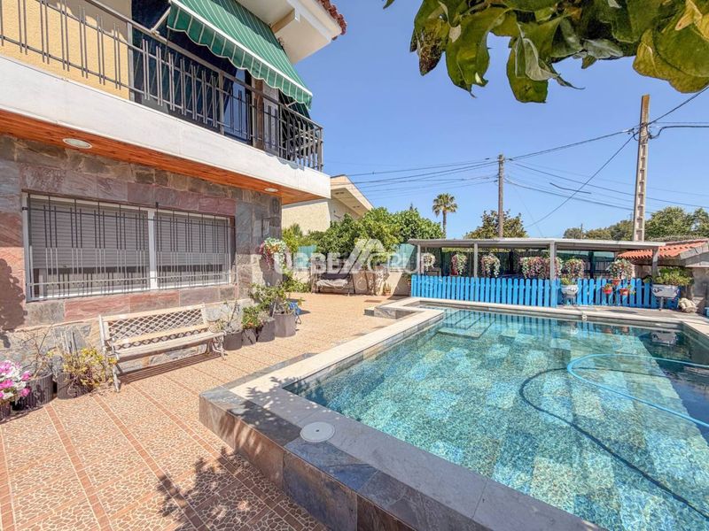 Foto d5eaecca-3770-400c-97c5-8ed5e972b5f8. Casa aparellada amb calefacció piscina a Abrera