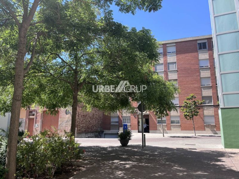 Foto 34ca5358-b3ad-4cb2-ba74-876071c1b61f. Aparcament cotxe a Martorell