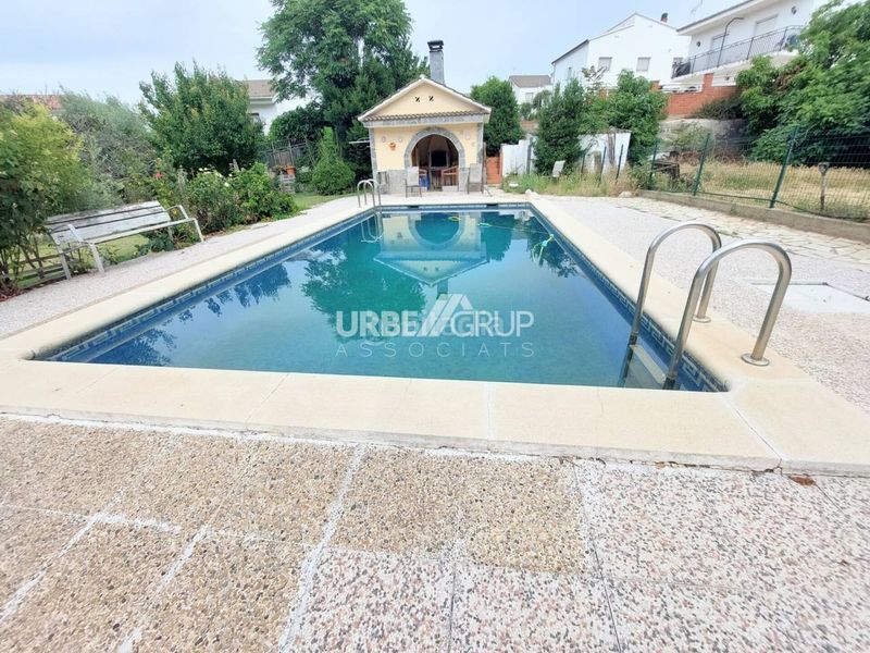Foto 69652b20-37c1-4d47-8021-c8e04bab20c2. Xalet amb calefacció aparcament piscina a Vacarisses