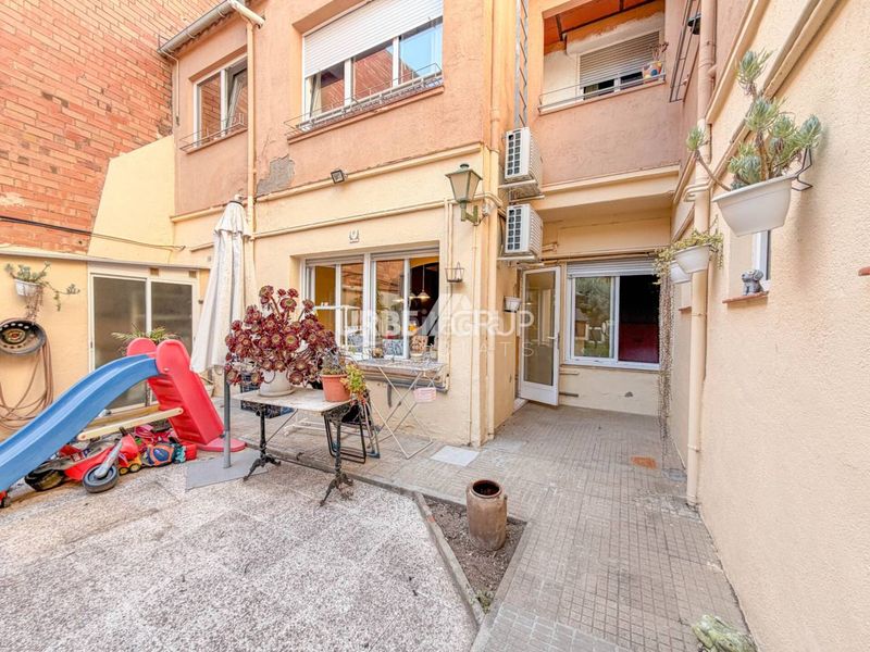 Foto d7f0120b-9aa0-4b34-a83f-7ffcbd1f9fab. Pis amb calefacció aparcament a San Pere Terrassa