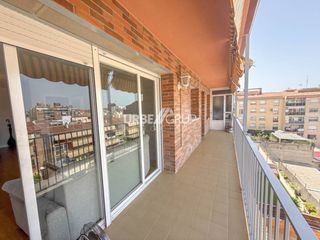 Pis a Vallparadís - Antic Poble de Sant Pere. Gran piso reformado en vallparadis, 4 habitaciones con terraza y