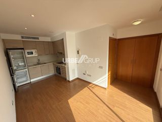 Alquiler Piso  Calle baldrich. Piso de 1 habitacion con parking y trastero en el barrio de sigl