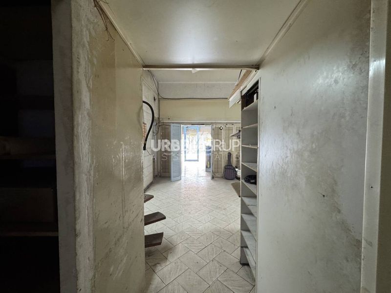 Foto b9dd2349-7cc0-4a1c-a3a3-fcd910ab64e0. Local comercial a Martorell
