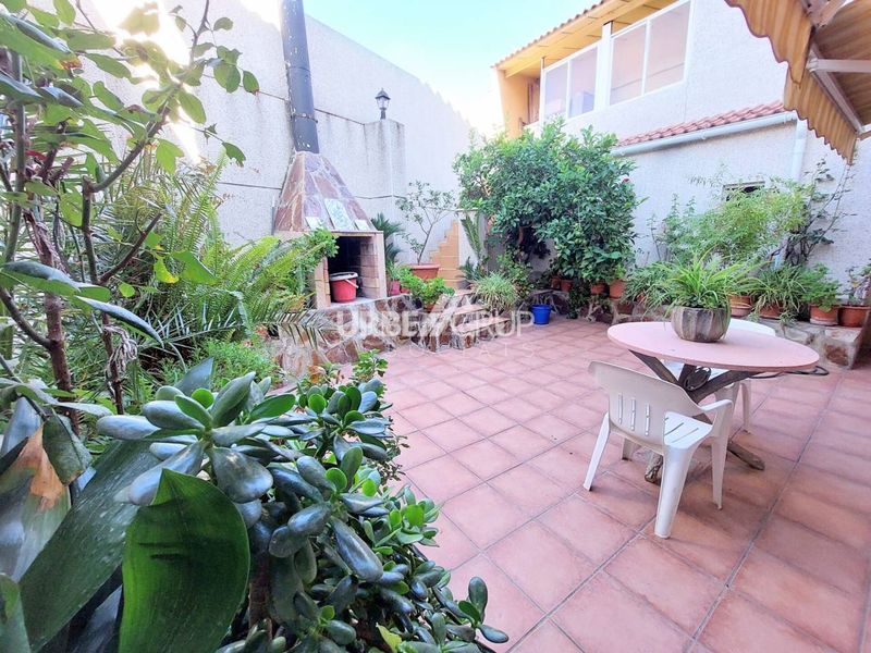 Foto 65d53633-4a5e-4f56-92ff-7a15915459d5. Casa amb calefacció aparcament a Roc Blanc Terrassa