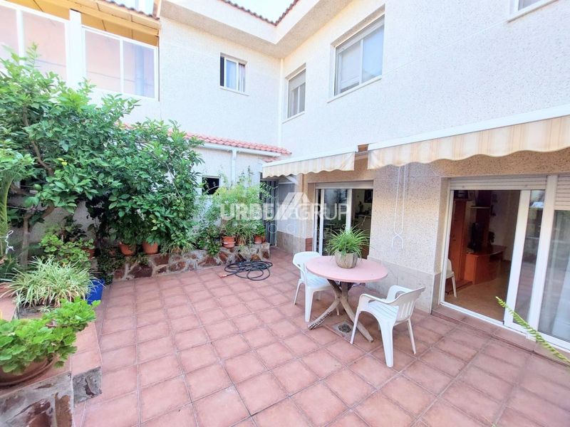 Foto cc459c70-0b77-4e7d-8284-00b862146f30. Casa amb calefacció aparcament a Roc Blanc Terrassa