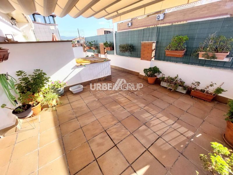 Foto f16d9112-1b48-4861-b577-014c5c3b0f2a. Casa amb calefacció aparcament a Roc Blanc Terrassa