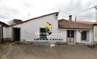 Maison à Casa parroquial 14. Casa de pueblo con huerto, pozo y huerto.