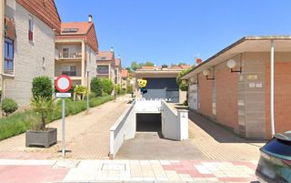 Aparcament cotxe  Enrique de sena. Plaza de garaje para coche grande y moto, en huerta oteacampus,