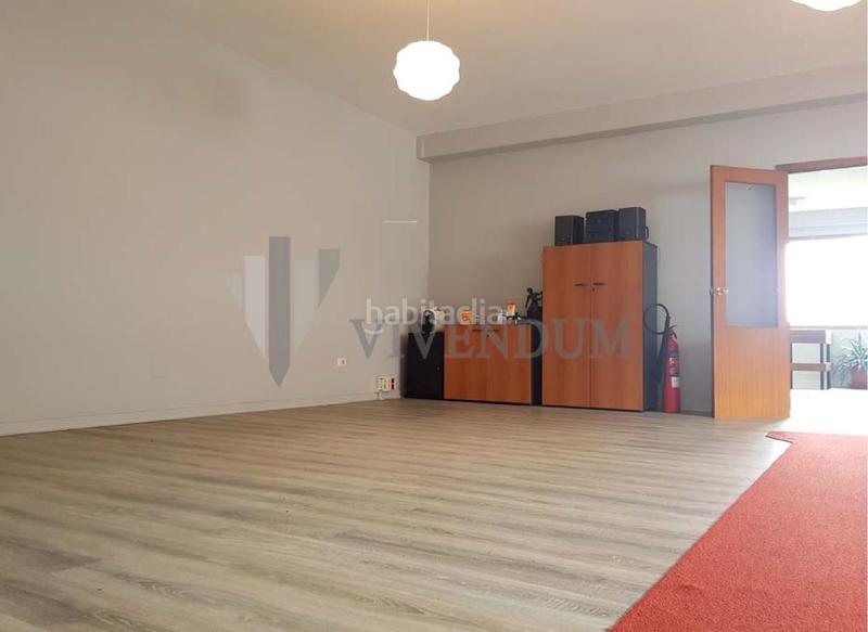 Foto e49906f3-dfd5-452f-8acf-44ba2bed372c. Alquiler oficina en Lavadores Vigo