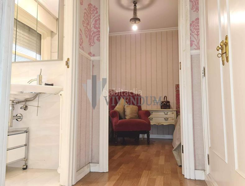 Foto 6d6a071e-9ebd-4d86-949b-a72bdb8f7e51. Pis amb calefacció aparcament a Plaza España - Corte Inglés Vigo