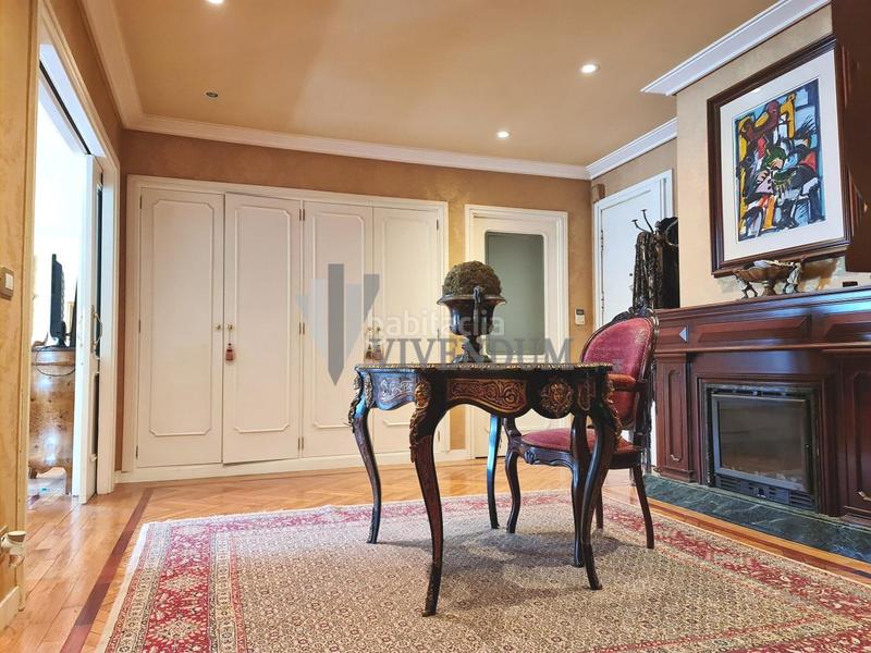 Foto 74fdeac0-e1a5-4eac-9fc0-6966ac6526e3. Pis amb calefacció aparcament a Plaza España - Corte Inglés Vigo