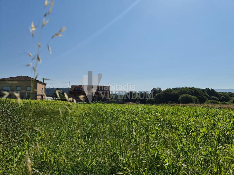 Foto e1dba2f7-059b-4dbe-9b70-cbd292d30f66. Terreno residencial en Rosal (O)