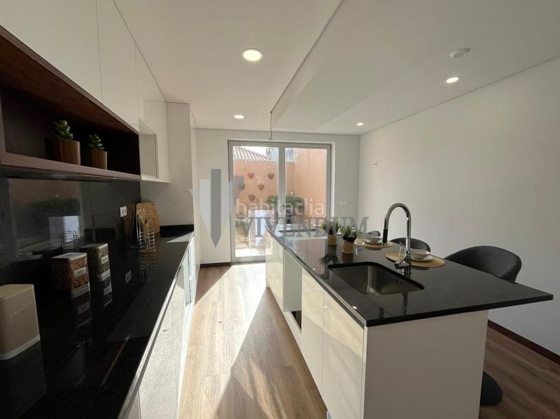 Foto 8338198f-7213-4c4b-b2d9-f0b2bee075b7. Dúplex amb calefacció a Centro - Areal Vigo