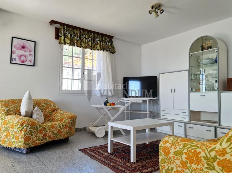 Foto 7ca1b89f-3713-4fa9-a2a8-a9404e7adcf3. Alquiler casa en Oia