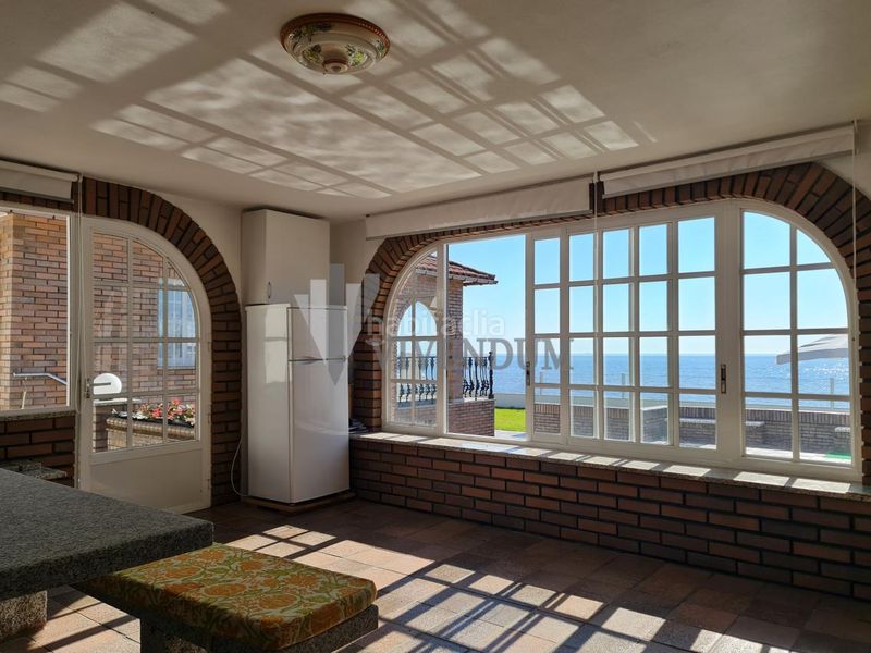 Foto b5d214a8-8947-4b46-91db-e2e4105ef8c6. Alquiler casa en Oia