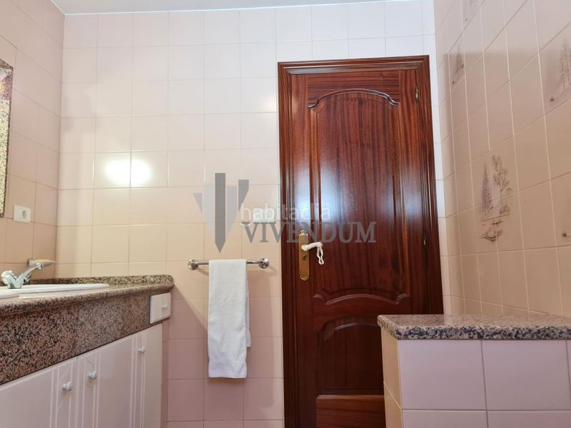 Foto bc31b7ef-0b9d-48d1-b477-e5c071220141. Alquiler casa en Oia