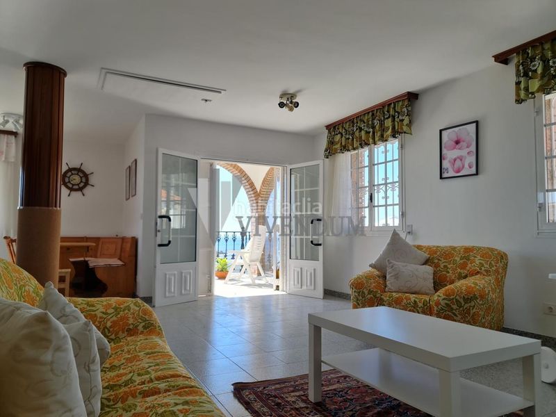 Foto dbe67eb9-2f44-4fc3-ad95-623a2ff82dc5. Alquiler casa en Oia