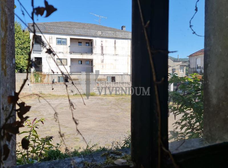 Foto 7cf538a1-42a4-4457-8c36-f1f064dc35e5. Casa a Leiro