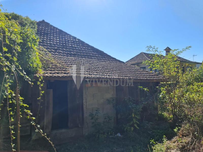 Foto c2bf440a-9cb4-42ed-91f4-ab2a2b6aa5d9. Casa a Leiro