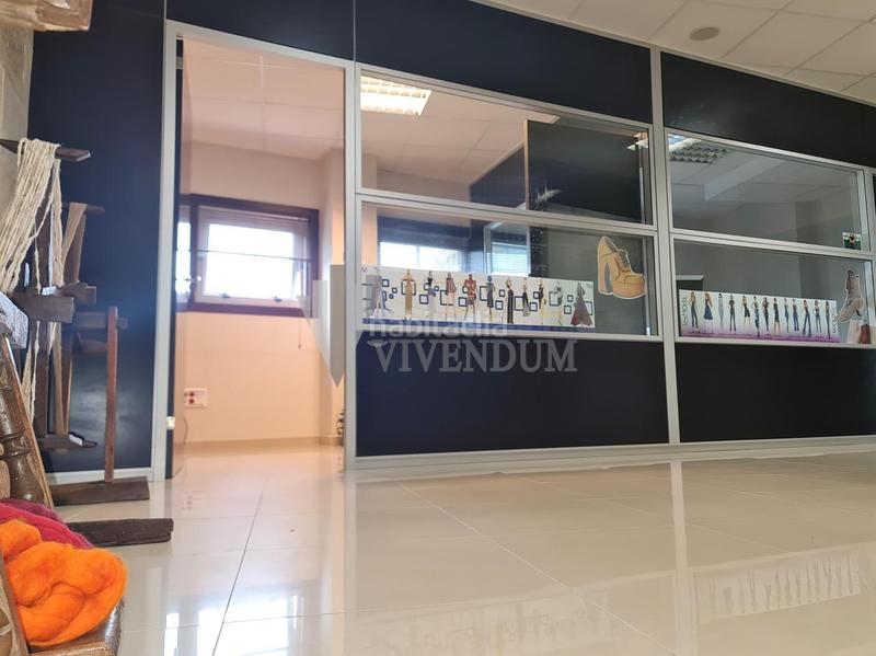 Foto f4b5779d-e949-4236-bc2e-c3d71d319ac5. Lloguer local comercial a Valadares - Beade Vigo