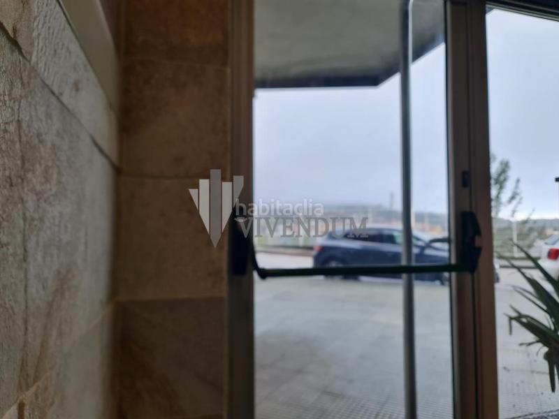 Foto a12710a1-9305-476b-a429-84b98e3a28db. Location local commercial dans Valadares - Beade Vigo