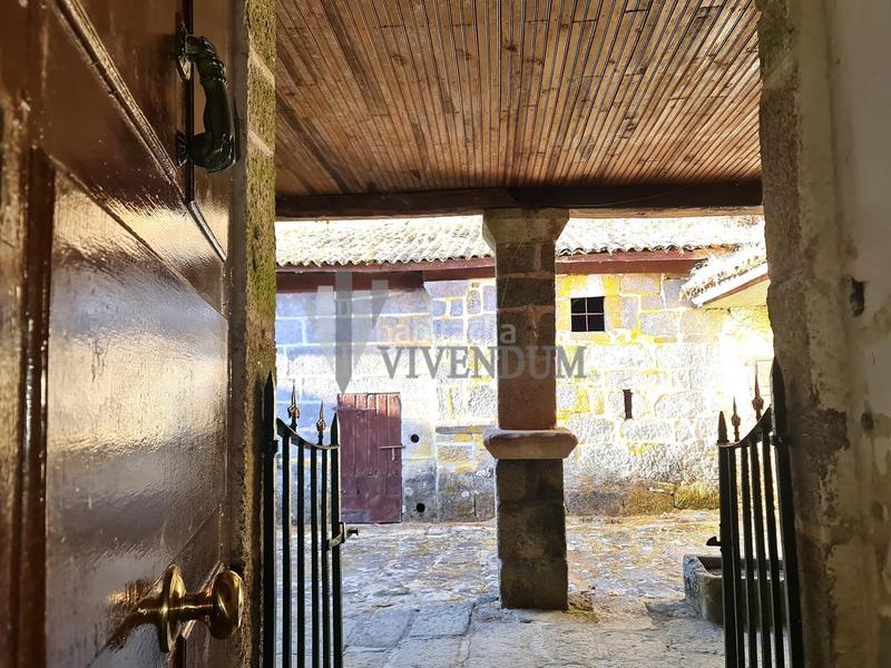 Foto 79d6a4fe-1dc2-4cae-9f0d-7d6e42d4b8e7. Casa a Cenlle