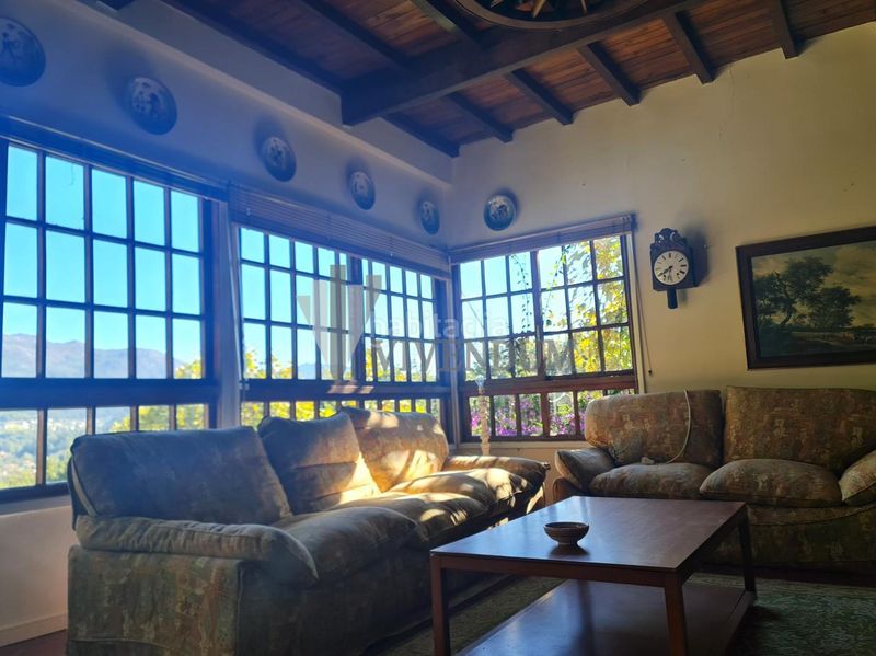 Foto 4d026e5b-8dd5-4374-8aa6-55c615b843cb. Casa amb piscina a Redondela